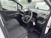 Ny Vauxhall Combo 129 HK (94 kW) 2026 Vit Minibuss