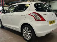 Usado Suzuki Swift SZ3 94 HP (69 kW) 2015 Branco Citadino