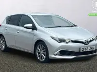 Usado Toyota Auris Hybrid 136 HP (100 kW) 2016 Prateado Citadino