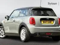 Usado Mini Cooper Hatch 134 CV (98 kW) 2017 Gris Utilitario
