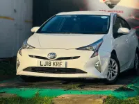 Used Toyota Prius 122 HP (89 kW) 2022 White Hatchback