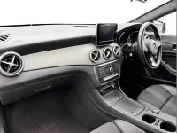 Usado Mercedes CLA220 174 HP (127 kW) 2018 Azul Sedan