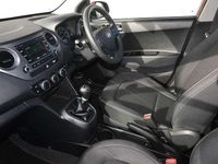 Used Hyundai i10 SE 87 HP (63 kW) 2018 Red Hatchback