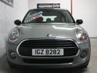 Usado Mini Cooper D Hatch 2018 Gris Utilitario