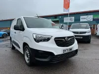 Used Vauxhall Combo 100 HP (73 kW) 2021 White MPV