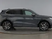 Używany VW Tiguan R-line 150 KM (110 kW) 2025 Szary SUV