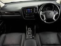 Used Mitsubishi Outlander P-HEV 200 HP (147 kW) 2018 White SUV