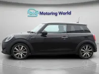 Usado Mini Cooper Classic 136 HP (100 kW) 2021 Preto Citadino