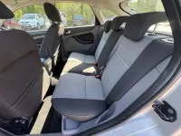 Usado Ford Focus Zetec 110 HP (80 kW) 2011 Prateado Citadino