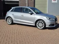 Usado Audi A1 Sportback S-Line 125 HP (91 kW) 2015 Prateado Citadino