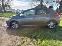 Usado Toyota Auris 101 HP (74 kW) 2009 Cinzento Citadino