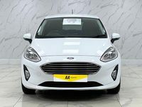 Used Ford Fiesta Titanium 100 HP (73 kW) 2018 White Hatchback