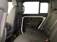 Used Land Rover Defender SE Dynamic 249 HP (183 kW) 2025 Fuji white Estate