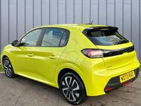 Używany Peugeot 208 Active 99 KM (72 kW) 2024 Żółty Hatchback