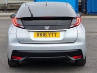 Begagnad Honda Civic S 120 HK (88 kW) 2016 Silver Halvkombi