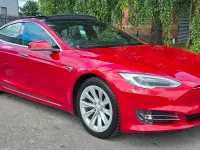 Used Tesla Model S 386 kW (525 HP) 2019 Red Hatchback