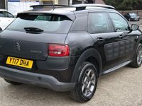 Usado Citroën C4 Cactus Feel 82 HP (60 kW) 2017 Preto Citadino