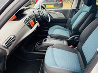 Usado Citroën Grand C4 Picasso Feel 120 HP (88 kW) 2017 Branco Monovolume