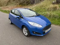 Używany Ford Fiesta Zetec 105 KM (77 kW) 2013 Niebieski Hatchback
