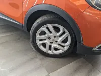 Used Renault Captur Dynamique 90 HP (66 kW) 2016 Orange SUV