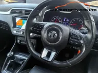 Gebraucht MG ZS Exclusive 106 PS (77 kW) 2018 Blau SUV