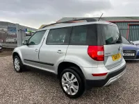 Gebraucht Skoda Yeti SE L 110 PS (80 kW) 2016 Silber SUV