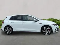 Begagnad VW Golf VIII GTI 245 HK (180 kW) 2022 Vit Halvkombi