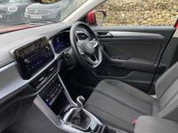 Used VW T-Roc Life 110 HP (80 kW) 2023 Red SUV