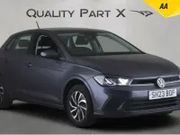 Begagnad VW Polo Life 2023 Grå Halvkombi