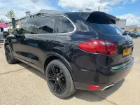 Used Porsche Cayenne 380 HP (279 kW) 2012 Black SUV