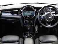 Used Mini Cooper Hatch 134 HP (98 kW) 2022 Green Hatchback
