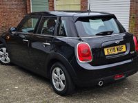 Begagnad Mini Cooper Hatch 136 HK (100 kW) 2018 Svart Halvkombi