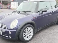 Usado Mini Cooper Hatch 116 CV (85 kW) 2005 Púrpura Utilitario