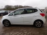 Used Kia Venga 2015 White Hatchback