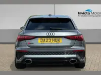 Begagnad Audi RS3 Sport 400 HK (294 kW) 2023 Grå Sedan