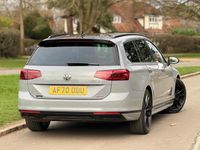 Begagnad VW Passat R-line Edition 2020 Grå Kombi