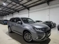 Used Mitsubishi Outlander P-HEV 174 HP (127 kW) 2019 Grey SUV