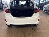 Used Ford Fiesta Zetec 86 HP (63 kW) 2018 White Hatchback