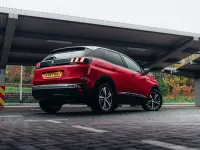 Used Peugeot 3008 Active 120 HP (88 kW) 2017 Red Hatchback