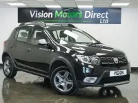 Usado Dacia Sandero Lauréate 90 HP (66 kW) 2017 Preto Citadino