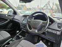 Used Hyundai i20 Edition 84 HP (61 kW) 2018 White Hatchback