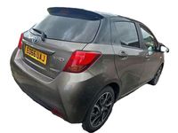 Used Toyota Yaris Hybrid Design 101 HP (74 kW) 2016 Bronze Hatchback