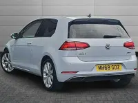 Used VW Golf VII SE 130 HP (95 kW) 2019 Pure white Hatchback