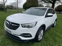 Used Vauxhall Grandland X 2019 White SUV