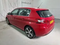Gebraucht Peugeot 308 Allure 130 PS (95 kW) 2015 Rot Kleinwagen
