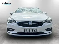 Used Vauxhall Astra SRi 150 HP (110 kW) 2016 White Hatchback