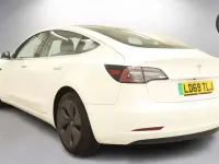 Used Tesla Model 3 Standard Range Plus 239 kW (325 HP) 2019 White Sedan