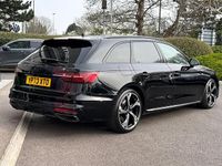 Używany Audi A4 Black Edition 200 KM (147 kW) 2023 Czarny Kombi