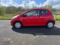 Begagnad Citroën C1 68 HK (50 kW) 2008 Röd Halvkombi