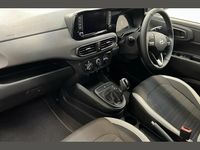 New Hyundai i10 Advanced 83 HP (61 kW) 2025 Red Hatchback